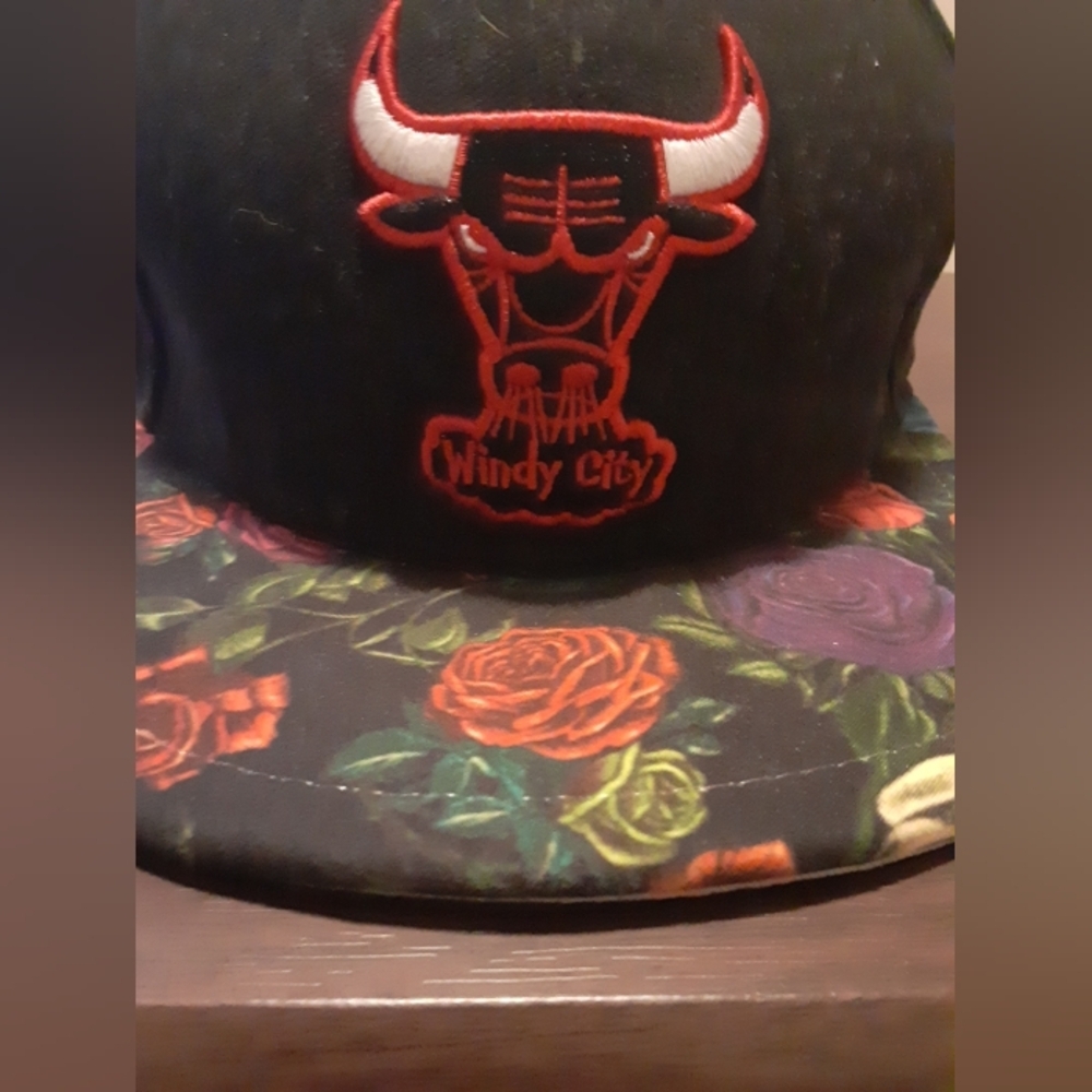 New Era Hardwood Classics Chicago Bulls Windy City Basketball NBA Cap Black Red - Picture 8 of 8
